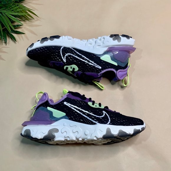 Nike Shoes - NEW Women's Nike React DMSX - Size 8